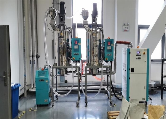 स्वचालित 30L/H प्लास्टिक Dehumidifying ड्रायर 45C हवा आउटलेट तापमान उन्नत Desiccant ड्रायर