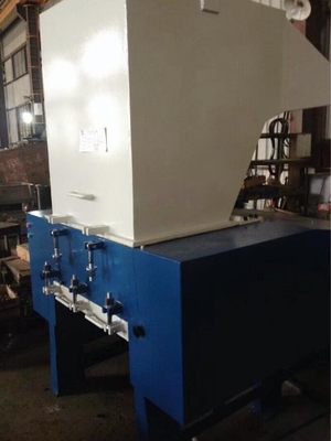 सेंट्रल इंडस्ट्रियल प्लास्टिक श्रेडर ग्रेनुलेटर मशीन फास्ट स्पीड SKD-11 OG-30FS