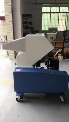 7.5KW प्लास्टिक दोष हाई स्पीड ग्रैनुलेटर पुल्वराइज़र मशीन OG-10FS ग्रे रंग