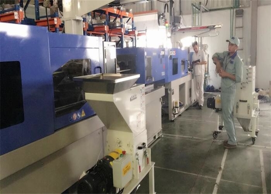स्प्रूस एंड डिफेक्ट्स लो स्पीड प्लास्टिक ग्रेनुलेटर ग्राइंडर 2.2KW व्हाइट कलर OG-3LS