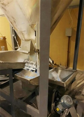 प्लास्टिक पीईटी फ्लेक्स OSF-16-3 . के लिए स्क्रू हूपर फीडर कन्वेयर
