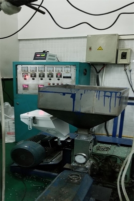 220V / 380V प्लास्टिक मिक्सिंग मशीन मास्टरबैच वॉल्यूमेट्रिक डोजिंग यूनिट