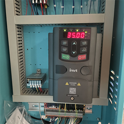 औद्योगिक उत्पादन के लिए 35KW एयर कूलिंग मिक्सिंग क्रिस्टलाइज़र ड्रायर मशीन 380V