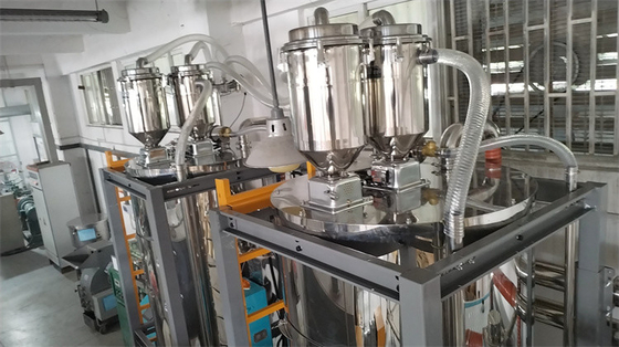 प्लास्टिक के दाने सूखने एसएस हवा सुखाने के लिए हॉपर क्षमता 40-16000L उच्च क्षमता