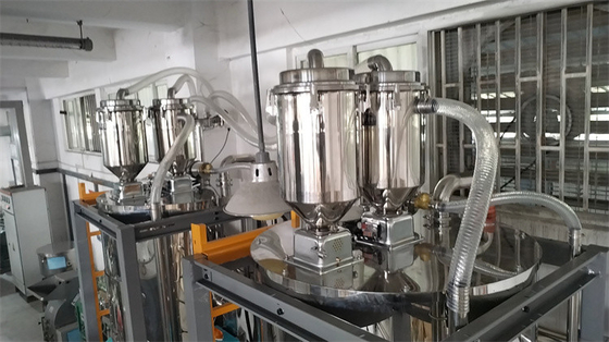 सीई मानक Dehumidifying Hopper Dryer AC220-380V 4-40Kw हीट पावर
